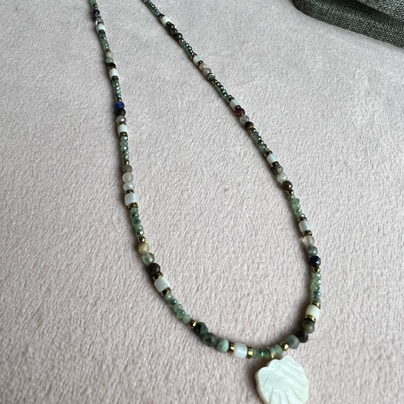 SOLD Bead Necklace Faux Shell Pendant Charm Beach Jewelry seashell beaded neckla - Picture 13 of 15